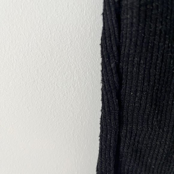 Forever 21 Black Ribbed Crop Top - Picture 2 of 3